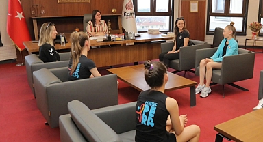 BAŞKAN GENCAN, BAŞARILI SPORCULARI AĞIRLADI