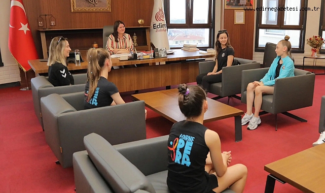 BAŞKAN GENCAN, BAŞARILI SPORCULARI AĞIRLADI