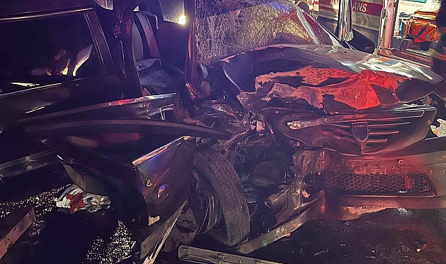 İki otomobilin çarpıştığı kazada 2 kişi öldü
