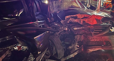 İki otomobilin çarpıştığı kazada 2 kişi öldü