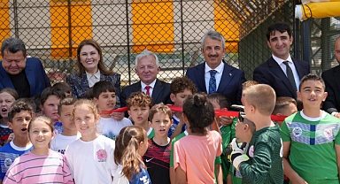 Kapalı Halı Saha İpsalalıların Hizmetinde