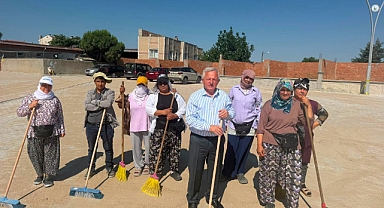 Kerman, Otopark Temizliğine Bizzat Katıldı