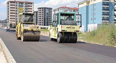 Kuvayi Milliye Bulvarı’nda Asfalt Mesaisi Sürüyor