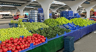 PAZAR SICAK HAVANIN ETKİSİYLE DOLDU TAŞTI