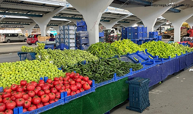 PAZAR SICAK HAVANIN ETKİSİYLE DOLDU TAŞTI
