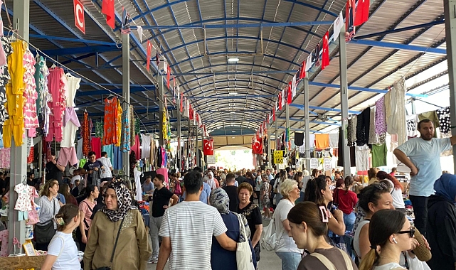 Sıcak Havaya Rağmen Balkan Pazarı’nda Yoğunluk Yaşandı