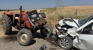 Traktörle otomobilin çarpıştığı kazada 2 kişi yaralandı