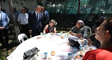Vali Sezer, Konacık ve Şükür Yemeği’nde Vatandaşlarla Buluştu