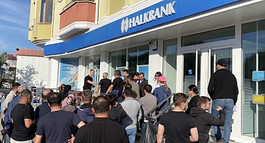 Vatandaşlar TOKİ Sırasında