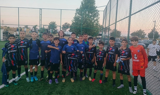 EDİRNE BİRLİK SPOR KULÜBÜ 2014 YAŞ GRUBU LÜLEBURGAZ’DA ŞAMPİYON