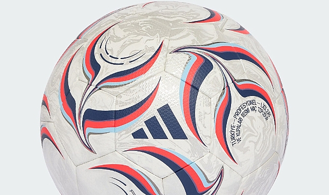 Edirne Kırmızısı Futbol Topunda