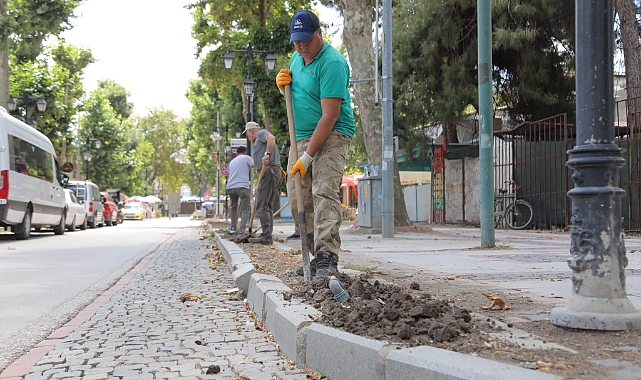 Karaağaç'ta Mevsimlik Çiçekler İçin Hazırlık Başladı