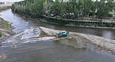 Tunca Nehri'nde DSİ'nin çalışmasıyla su akışı hızlandı