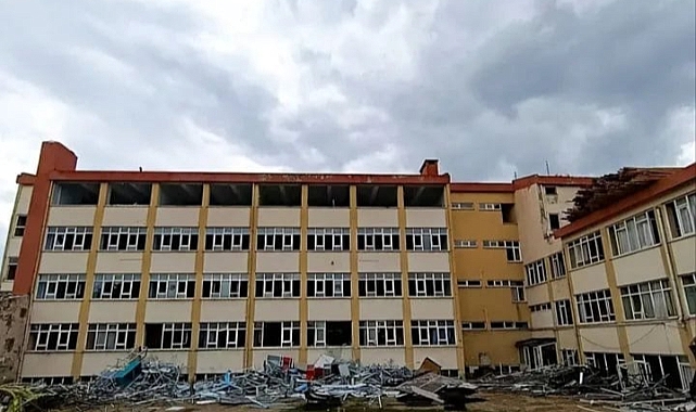 Yıldırım Beyazıt Anadolu Lisesi'nde Yıkım Başladı