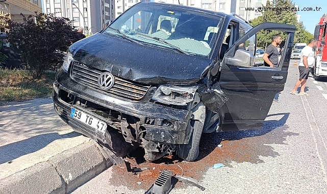 3 Araç Çarpıştı: 3 Yaralı