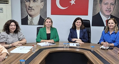 Aksal, AK Parti Kadın Kolları Toplantısına Katıldı