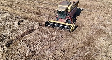 Çiftçilerin buğday hasadı mesaisi sona erdi.