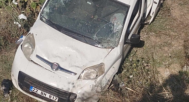 Edirne'de devrilen hafif ticari araçtaki 1 kişi öldü, 1 kişi yaralandı