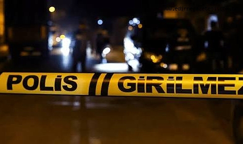 EVİNDE ÖLÜ BULUNDU