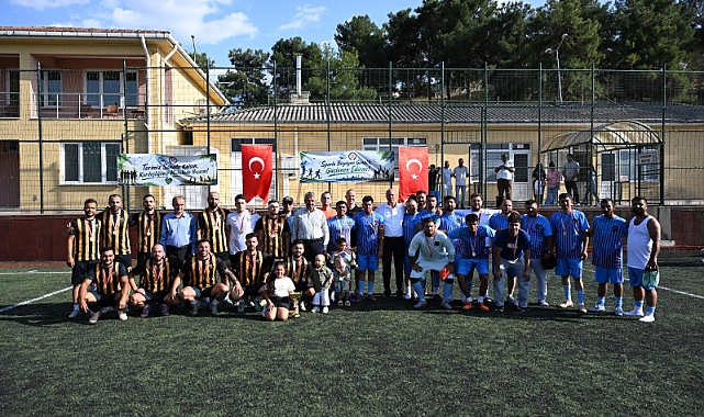  Gazimihal Futbol Takımı turnuvada şampiyon oldu