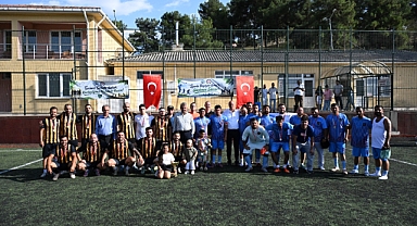  Gazimihal Futbol Takımı turnuvada şampiyon oldu