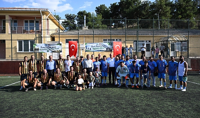 Gazimihal Futbol Takımı turnuvada şampiyon oldu