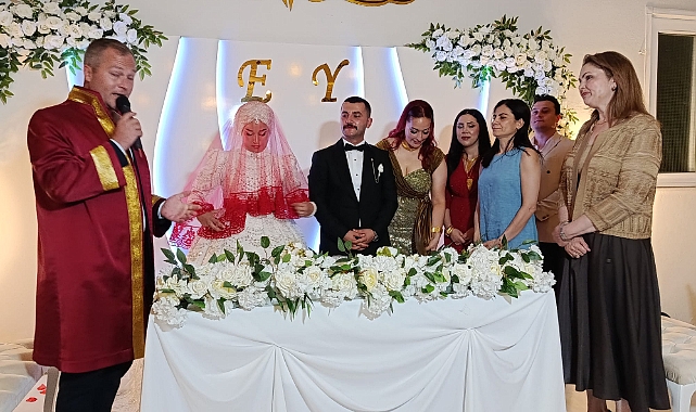 Genç Çiftin Mutlu Günü