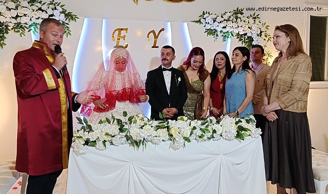 Genç Çiftin Mutlu Günü
