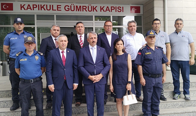 Kapıkule'de 3,7 milyon yolcu, 1 milyon araç geçti
