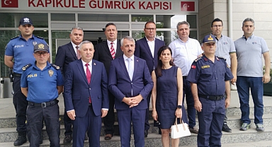 Kapıkule'de 3,7 milyon yolcu, 1 milyon araç geçti