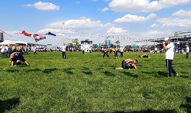 KEL ALİÇO VE İBRAHİM GİRGİN’İ ANMA GÜREŞLERİNDE BÜYÜK HEYECAN
