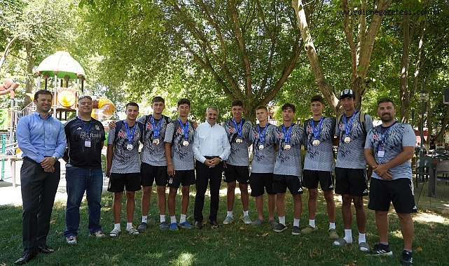 Kürek Sporunun Kalbi Meriç’te Atıyor