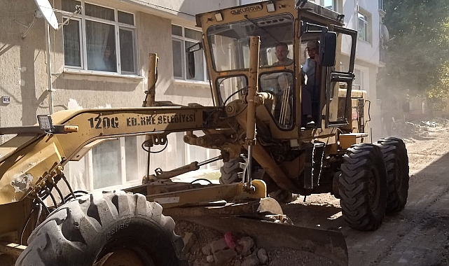 Manyas Caddesi Asfalta Hazırlanıyor