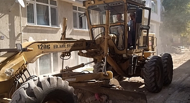 Manyas Caddesi Asfalta Hazırlanıyor