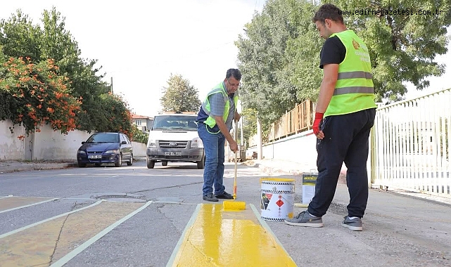 Okullar İçin Yol Çizgileri Yenileniyor