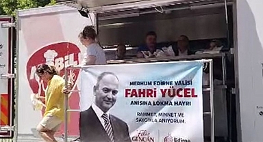 Vali Fahri Yücel İçin Lokma Dağıtıldı