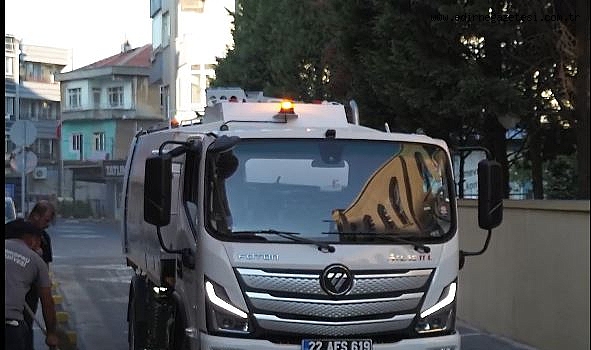 Yeni Yol Süpürme Aracı Göreve Başladı