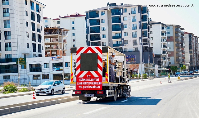 Yol Çizgileri Yenileniyor