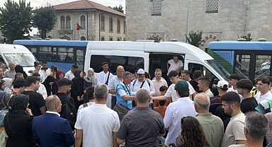 40 öğrenciye umre ziyareti hediye edildi