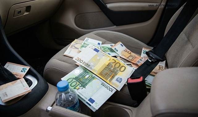 Araçta Bıraktığı Eurolar Çalındı