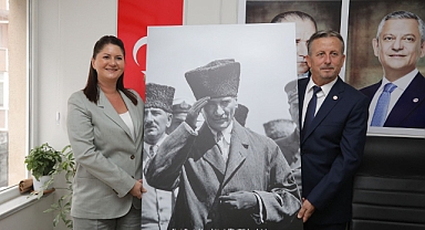 İLÇE BAŞKANLIĞI COŞKULU BİR TÖRENLE AÇILDI