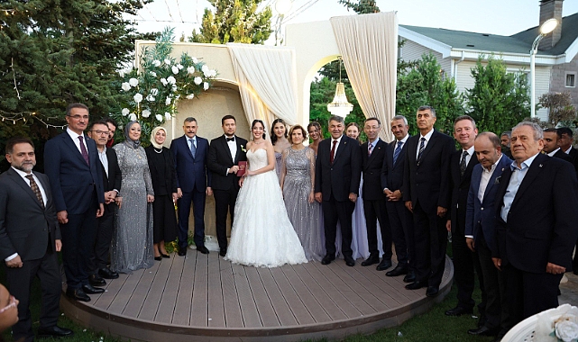 Karaburun Kızını Evlendirdi