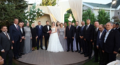 Karaburun Kızını Evlendirdi