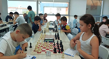 Okula Merhaba Satranç Turnuvası düzenlendi