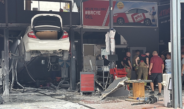 Otogaz Servisinde Feci Patlama: 2 Kişi Yaralandı!