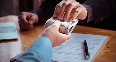 “POLİSİM” DEDİ, 560 BİN LİRASINI KAPTIRDI