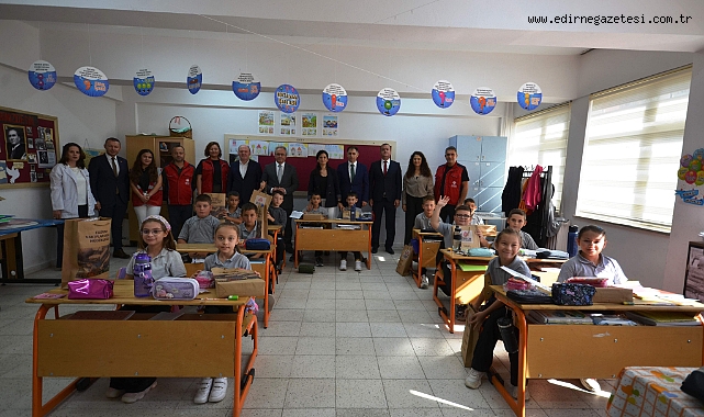Vakıflardan Okullara 237 Kitap