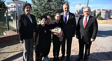  VALİ SEZER’DEN OKUL ZİYARETİ