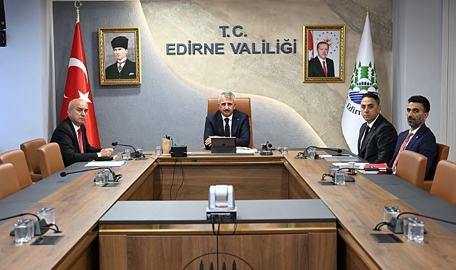 Vali Sezer Sosyal Yardımları Değerlendirdi