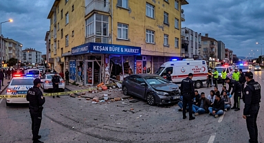 ARAÇTAN 8 YABANCI ÇIKTI
